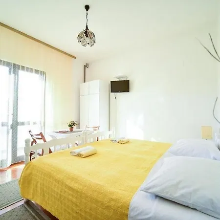 Apartmán With A Parking Space Zadar - Diklo, Zadar - 6453 Diklo